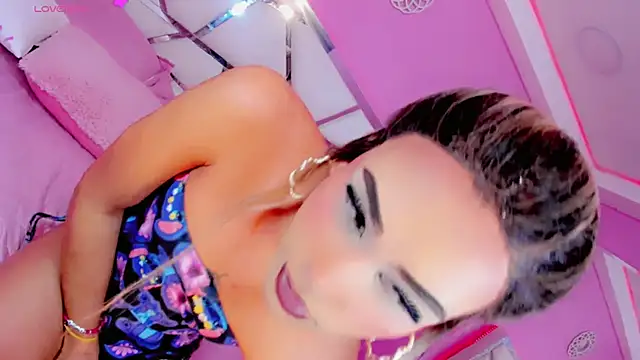 Snapshot of ValeriQueen chatting on 04-27-26, 12:58 ValeriQueen online show from 04-27-26, 12:58