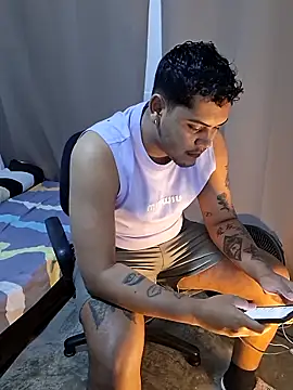 Snapshot of Saul_88 chatting on 04-17-26, 11:51 Saul 88 online show from 04-17-26, 11:51