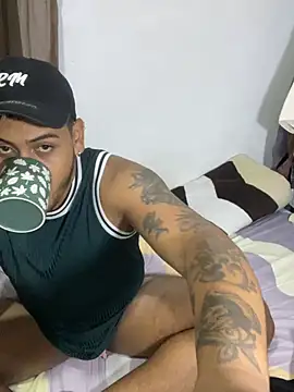 Snapshot of Saul_88 chatting on 07-18-26, 03:48 Saul 88 online show from 07-18-26, 03:48