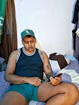 Snapshot of Saul_88 chatting on 05-21-26, 11:29 Saul 88 online show from 05-21-26, 11:29