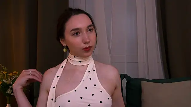 Suzaneey online show from 07-06-26, 06:54