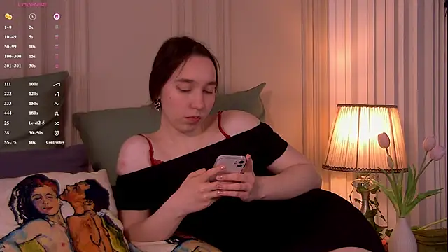 Suzaneey online show from 04-30-26, 08:57