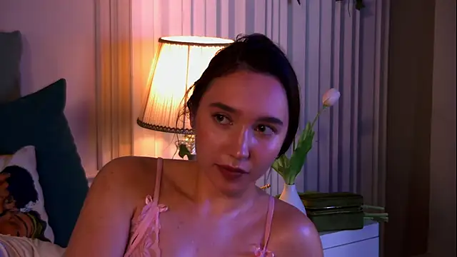 Suzaneey online show from 06-15-26, 07:35