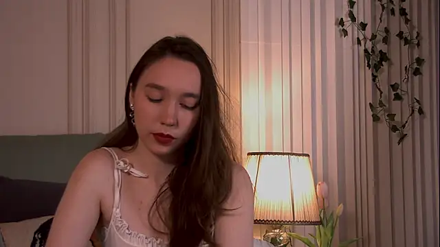 Suzaneey online show from 05-09-26, 06:44