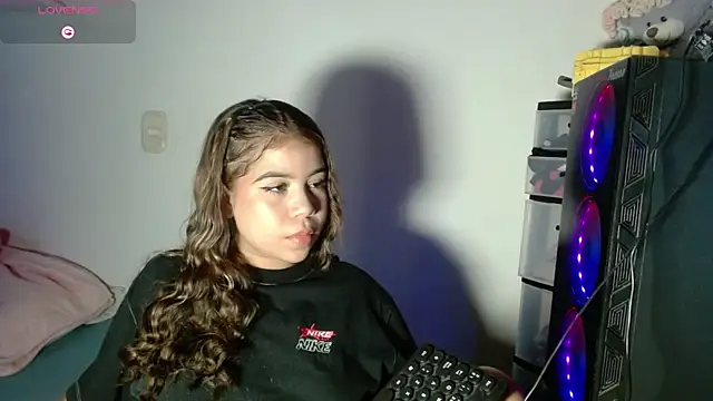 M1la 18 online show from 05-07-26, 03:55