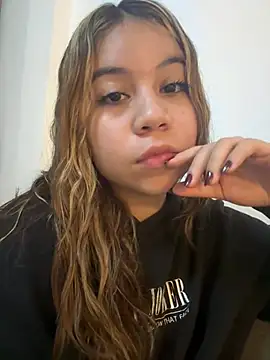 M1la 18 online show from 07-24-26, 05:58