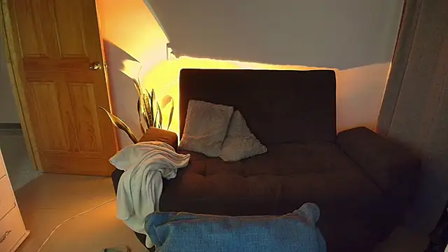 Alyssa and DAngelo online show from 05-15-26, 01:47