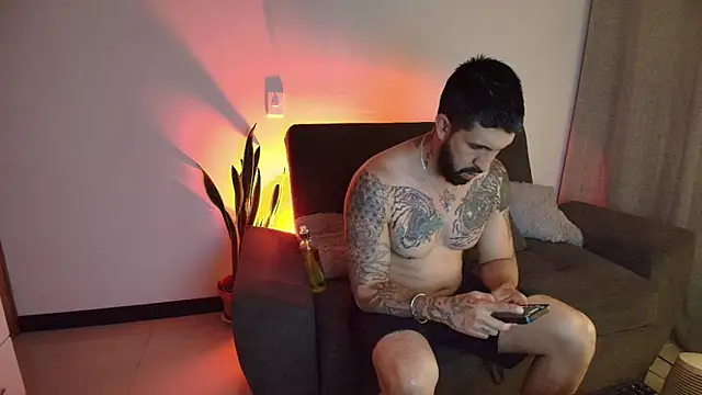 Alyssa and DAngelo online show from 06-10-26, 01:51