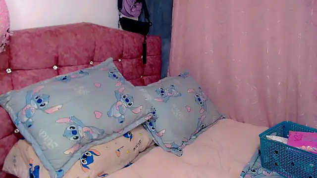 Snapshot of Darianna_A chatting on 07-22-26, 04:03 Darianna A online show from 07-22-26, 04:03