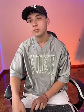 OLIVER K online show from 04-27-26, 07:12