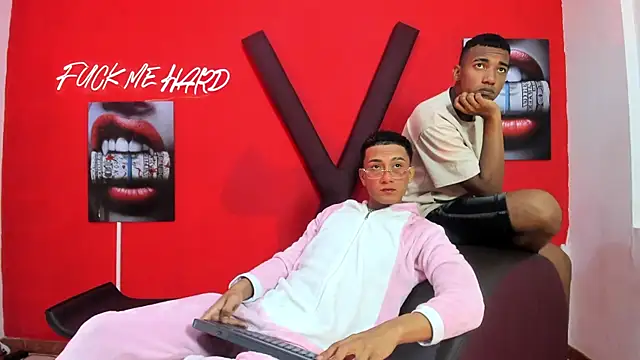 BLACK BOYS1 online show from 04-19-26, 01:28