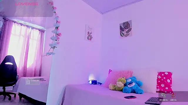 Lila Sweett18 online show from 06-10-26, 08:32