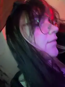QueenOfBeherits online show from 05-03-26, 11:30