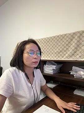 Snapshot of lisha521 chatting on 06-10-26, 01:18 lisha521 online show from 06-10-26, 01:18