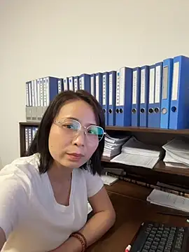 Snapshot of lisha521 chatting on 06-17-26, 02:00 lisha521 online show from 06-17-26, 02:00