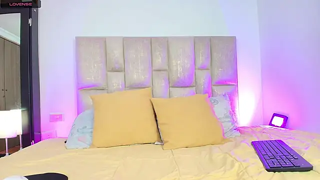 hott mature online show from 05-13-26, 12:01