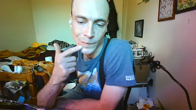 JohnnyMoves online show from 06-12-26, 07:22