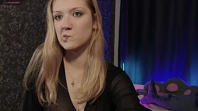 Snapshot of Lina_Wi chatting on 05-26-26, 08:18 Lina Wi online show from 05-26-26, 08:18