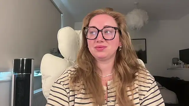 arielsweetieee online show from 05-18-26, 06:18
