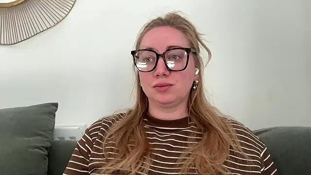 Snapshot of arielsweetieee chatting on 06-14-26, 07:42 arielsweetieee online show from 06-14-26, 07:42