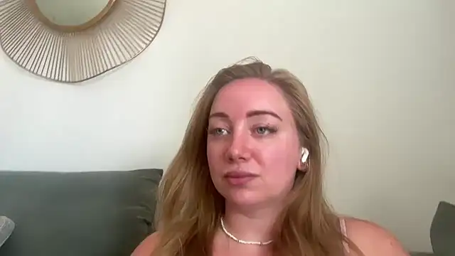 Snapshot of arielsweetieee chatting on 07-02-26, 10:21 arielsweetieee online show from 07-02-26, 10:21