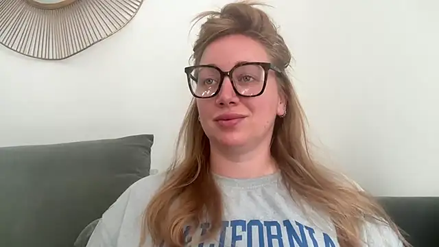 Snapshot of arielsweetieee chatting on 06-28-26, 08:53 arielsweetieee online show from 06-28-26, 08:53