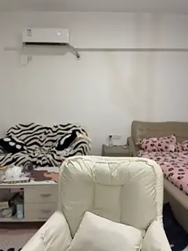 Snapshot of nide-baby chatting on 05-24-26, 01:27 nide-baby online show from 05-24-26, 01:27