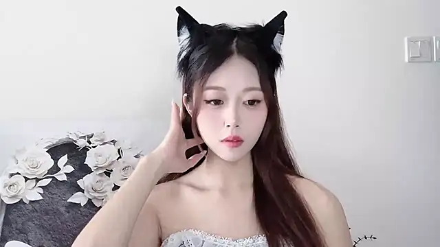 KiKi-011 online show from 05-18-26, 07:57