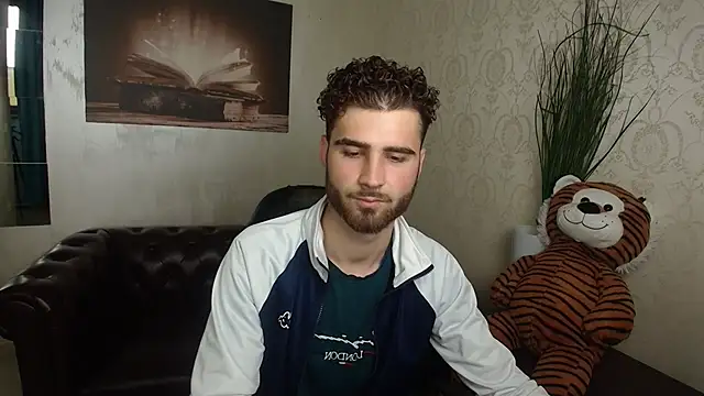 KyloEast online show from 05-11-26, 07:10