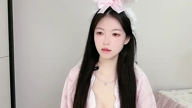 XiaoMei-iiiiii online show from 04-18-26, 01:35