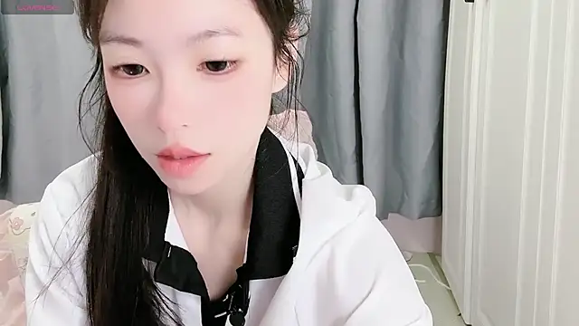 XiaoMei-iiiiii online show from 05-19-26, 07:04