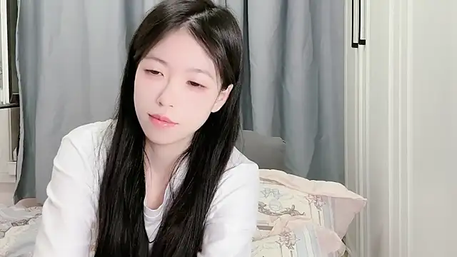 XiaoMei-iiiiii online show from 05-28-26, 04:35