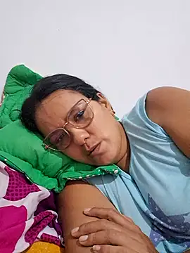 Snapshot of Samanta-42 chatting on 06-19-26, 10:54 Samanta-42 online show from 06-19-26, 10:54