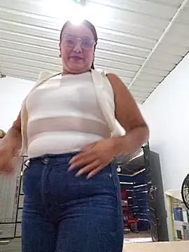 Snapshot of Samanta-42 chatting on 05-09-26, 12:30 Samanta-42 online show from 05-09-26, 12:30