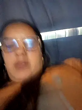 Snapshot of Samanta-42 chatting on 05-26-26, 02:48 Samanta-42 online show from 05-26-26, 02:48