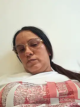 Snapshot of Samanta-42 chatting on 05-13-26, 09:55 Samanta-42 online show from 05-13-26, 09:55