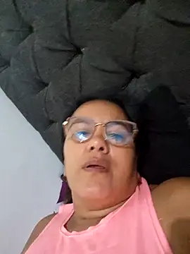Snapshot of Samanta-42 chatting on 06-02-26, 10:15 Samanta-42 online show from 06-02-26, 10:15