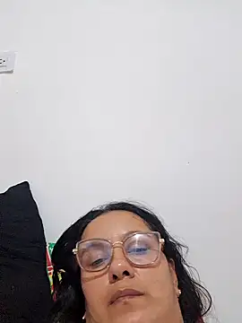 Snapshot of Samanta-42 chatting on 06-20-26, 12:37 Samanta-42 online show from 06-20-26, 12:37