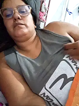Snapshot of Samanta-42 chatting on 06-10-26, 10:27 Samanta-42 online show from 06-10-26, 10:27