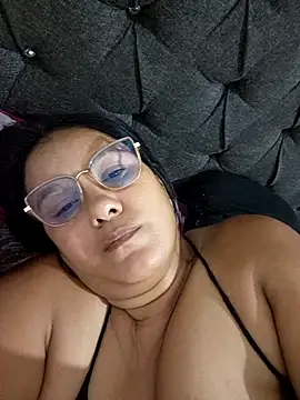Snapshot of Samanta-42 chatting on 05-27-26, 03:36 Samanta-42 online show from 05-27-26, 03:36