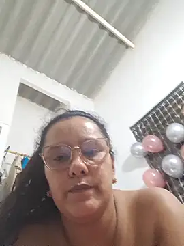 Snapshot of Samanta-42 chatting on 04-24-26, 02:13 Samanta-42 online show from 04-24-26, 02:13