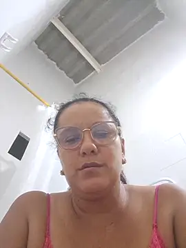 Snapshot of Samanta-42 chatting on 05-02-26, 03:45 Samanta-42 online show from 05-02-26, 03:45