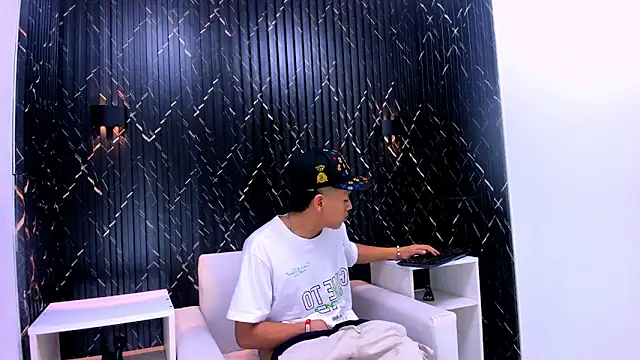 Lian Jacob online show from 05-26-26, 06:17