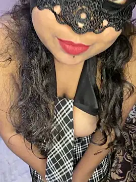 Snapshot of yamee__ chatting on 06-17-26, 06:40 yamee online show from 06-17-26, 06:40
