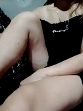 Snapshot of Zara-Lina chatting on 06-03-26, 01:01 Zara-Lina online show from 06-03-26, 01:01
