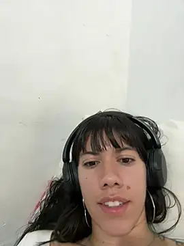 Snapshot of drea-an chatting on 04-16-26, 09:39 drea-an online show from 04-16-26, 09:39