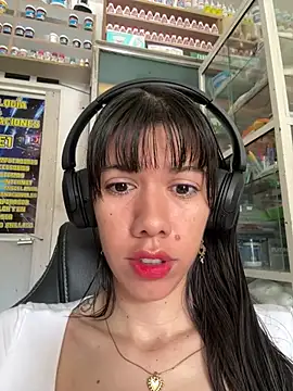 Snapshot of drea-an chatting on 04-23-26, 01:57 drea-an online show from 04-23-26, 01:57