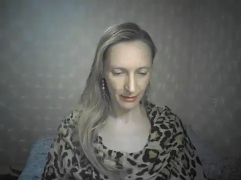 LunaBelle8 online show from 04-18-26, 05:37