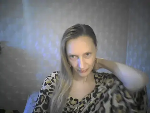 LunaBelle8 online show from 04-27-26, 05:11