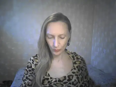 LunaBelle8 online show from 04-23-26, 05:14
